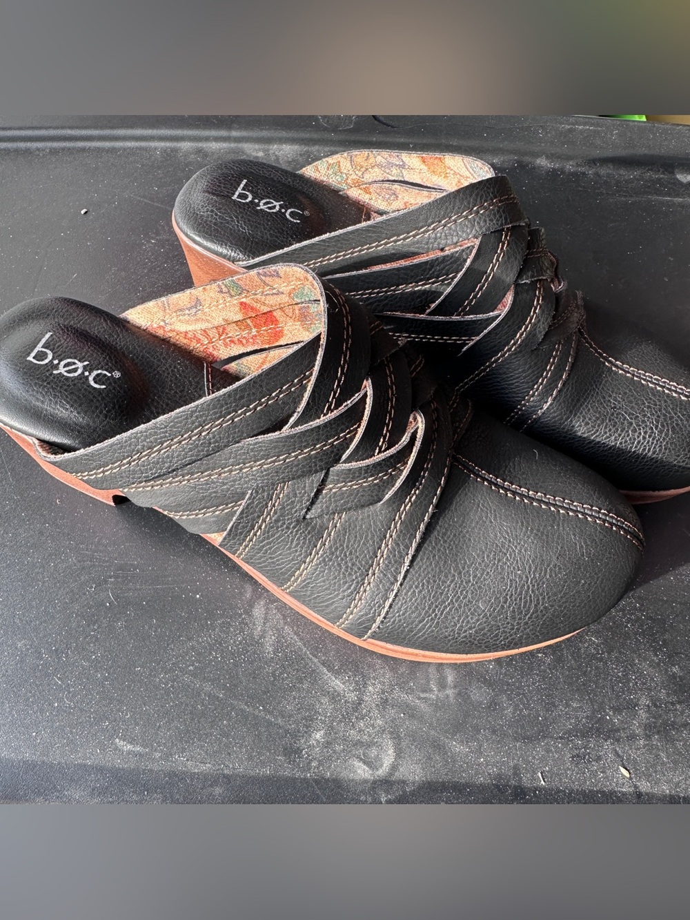 BOC Black Leather Clog Mules Size 9 90s Y2K vibes boho cottagecore trendy